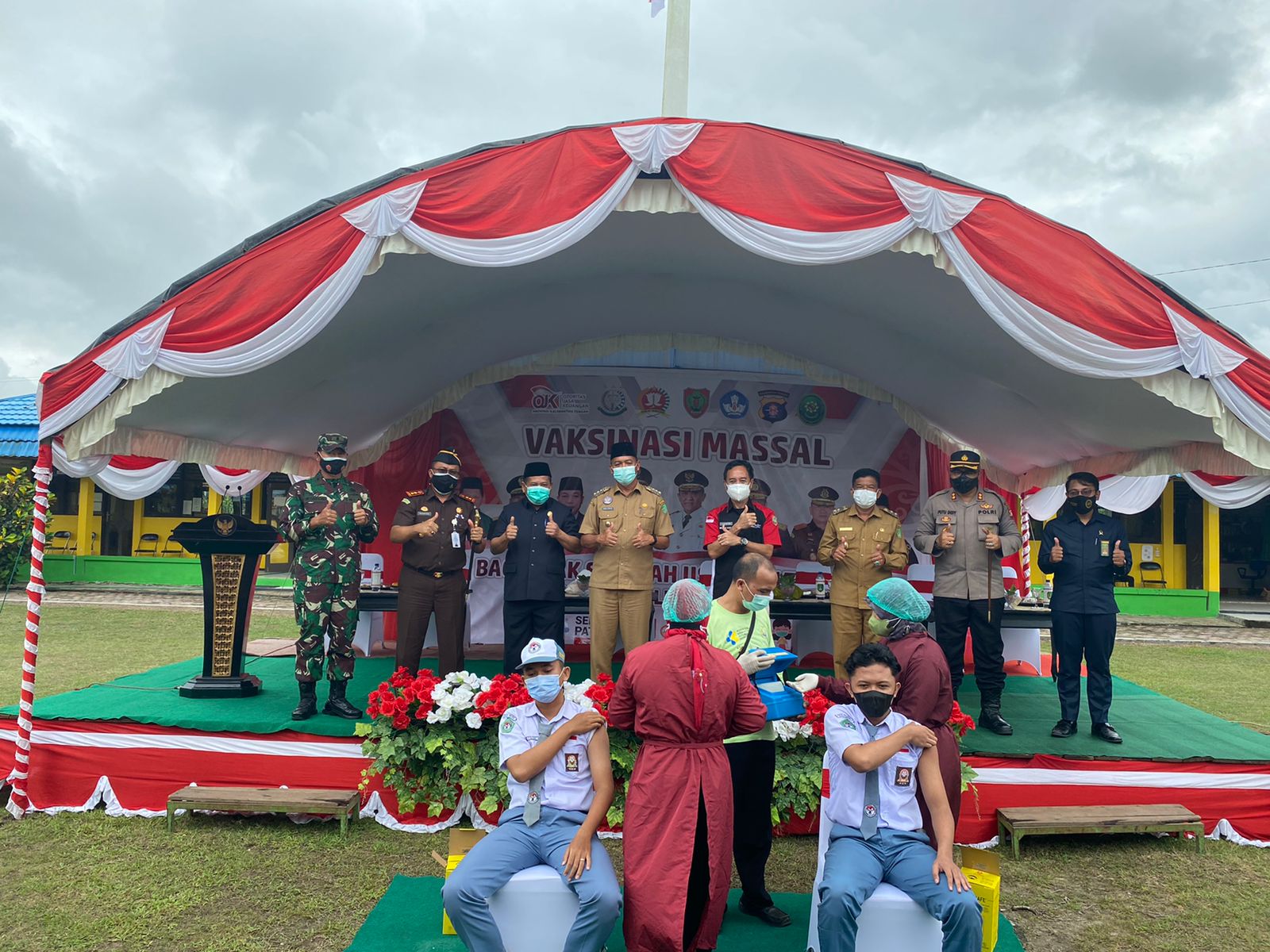 Vaksinasi Pelajar SMA di Skr
