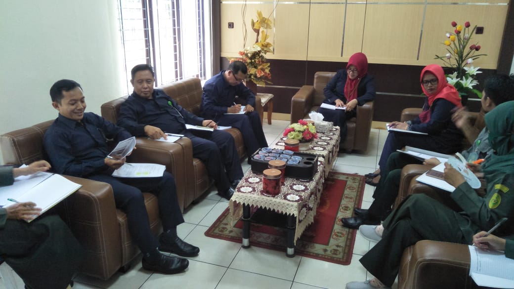 rapat sekretaris
