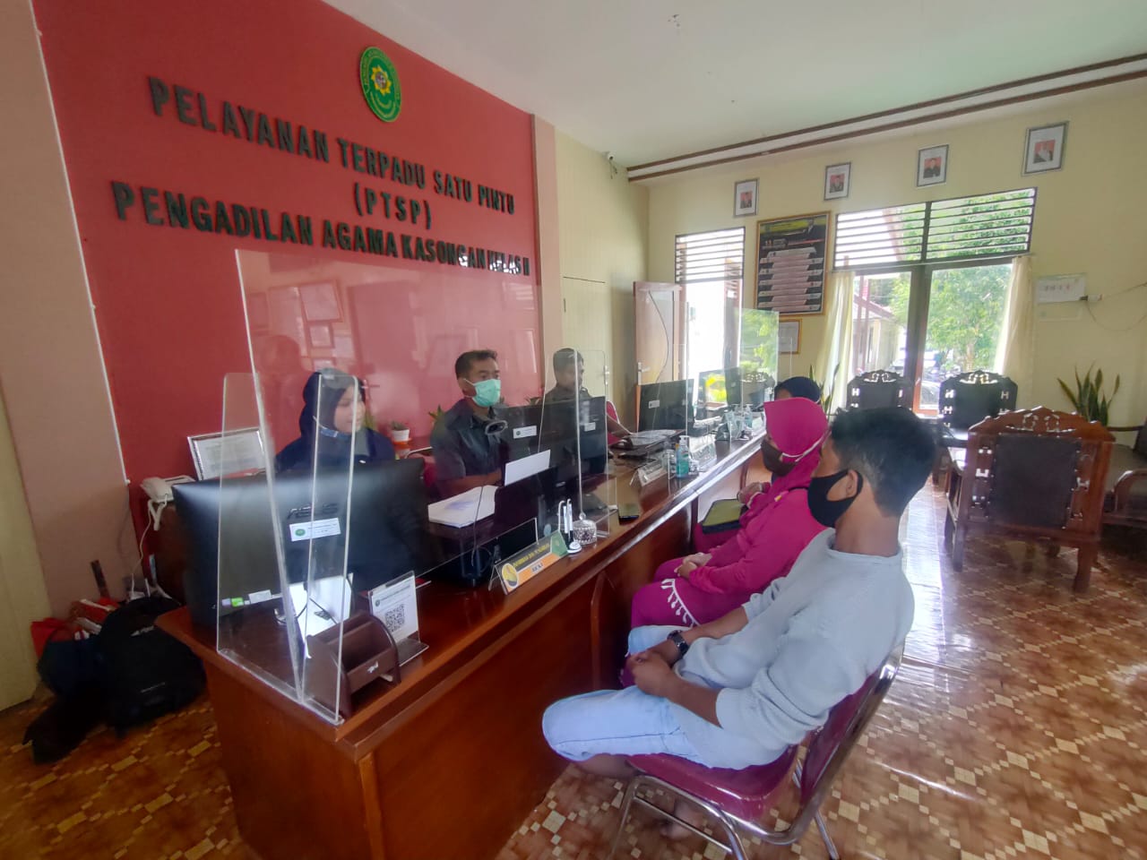 2. Petugas PTSP